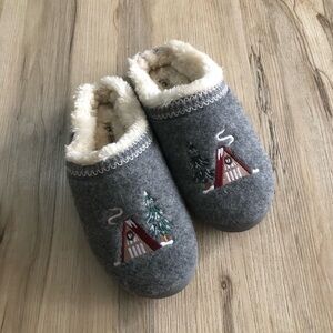 Cozy Cottage Wind River Slippers
